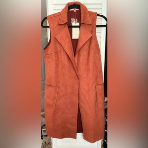 Solitaire burnt orange long vest size small NWT